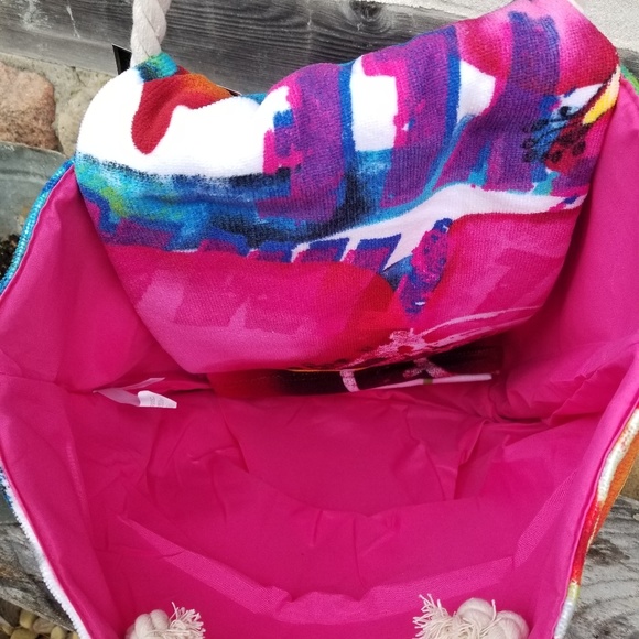 AMY MILLER BEACH TOWEL AND BAG - Picture 5 of 6